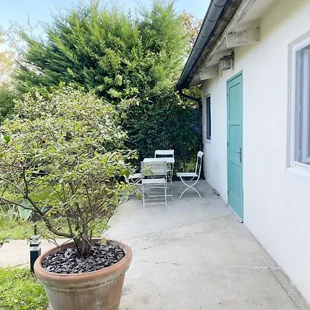 Appartement Maisonnette Dans Jardin Partagé *