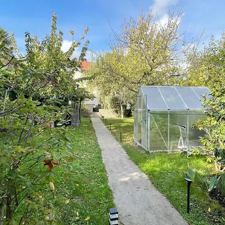Maisonnette Dans Jardin Partagé Appartement Bois-Colombes