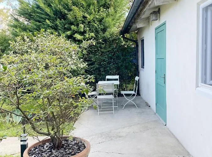 Apartment Maisonnette Dans Jardin Partage *