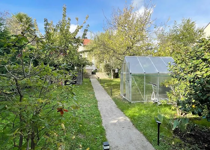 Maisonnette Dans Jardin Partage Apartment Colombes (Hauts-de-Seine)